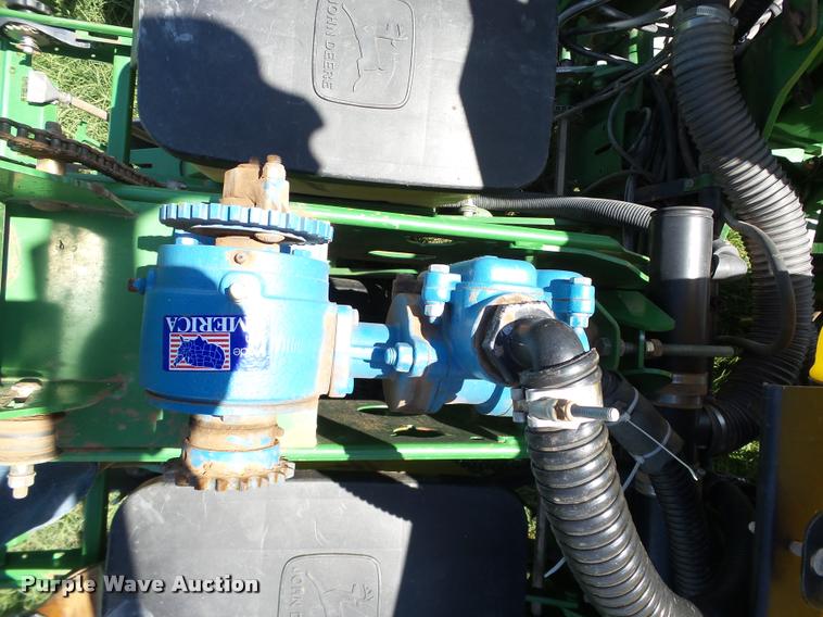 image for item DB4005 1998 John Deere 1760 Conservation no-till planter