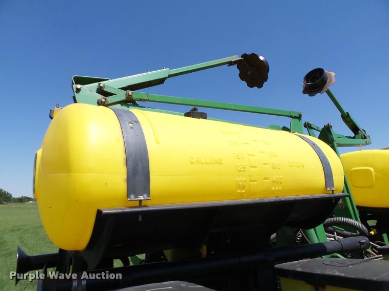 image for item DB4005 1998 John Deere 1760 Conservation no-till planter