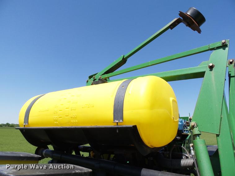 image for item DB4005 1998 John Deere 1760 Conservation no-till planter