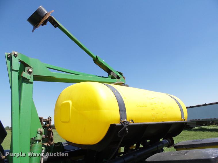 image for item DB4005 1998 John Deere 1760 Conservation no-till planter