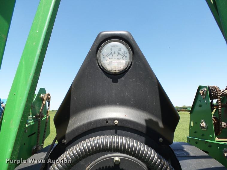 image for item DB4005 1998 John Deere 1760 Conservation no-till planter