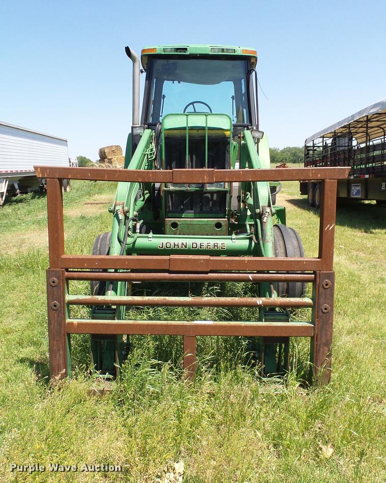 image for item DB4006 1993 John Deere 7800 tractor