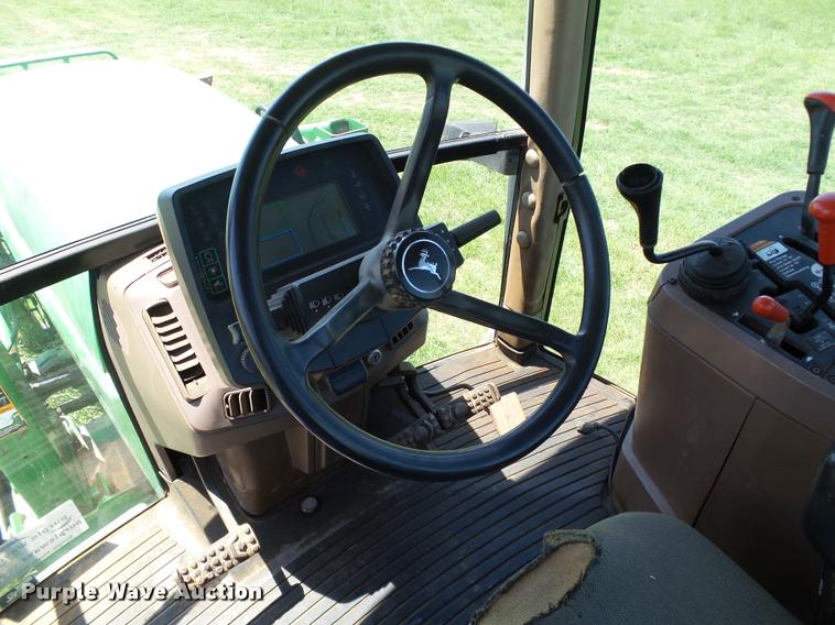 image for item DB4006 1993 John Deere 7800 tractor