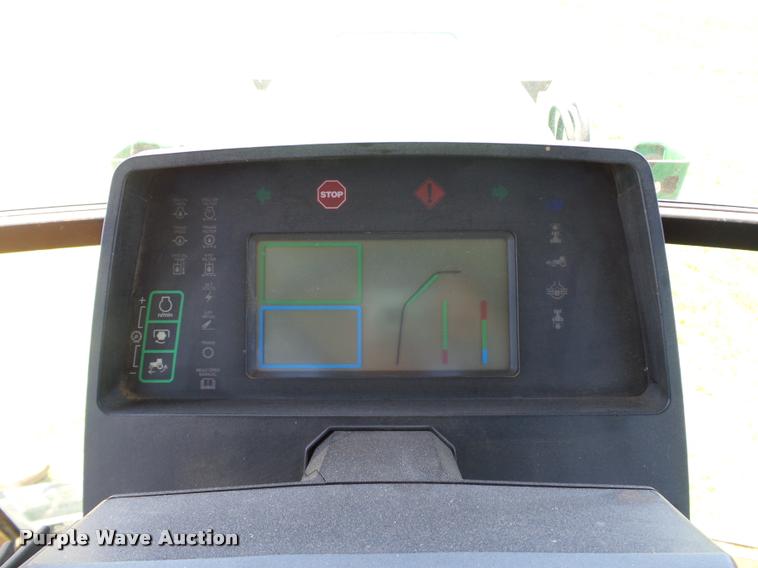 image for item DB4006 1993 John Deere 7800 tractor