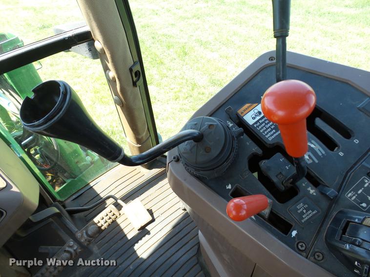 image for item DB4006 1993 John Deere 7800 tractor