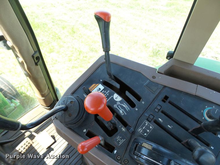 image for item DB4006 1993 John Deere 7800 tractor