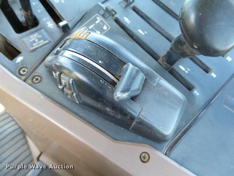 image for item DB4006 1993 John Deere 7800 tractor