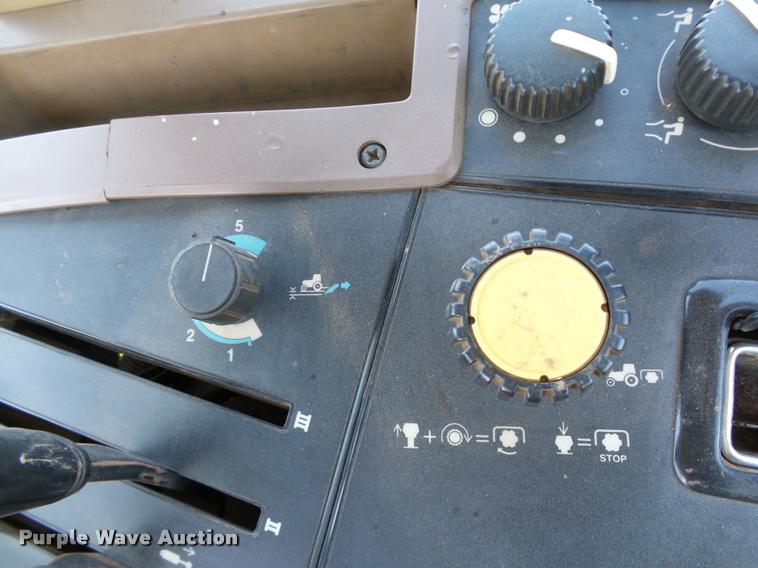 image for item DB4006 1993 John Deere 7800 tractor