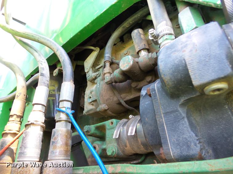 image for item DB4006 1993 John Deere 7800 tractor