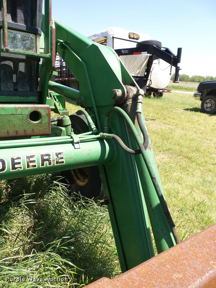 image for item DB4006 1993 John Deere 7800 tractor