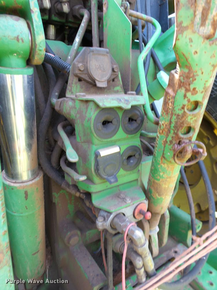 image for item DB4006 1993 John Deere 7800 tractor