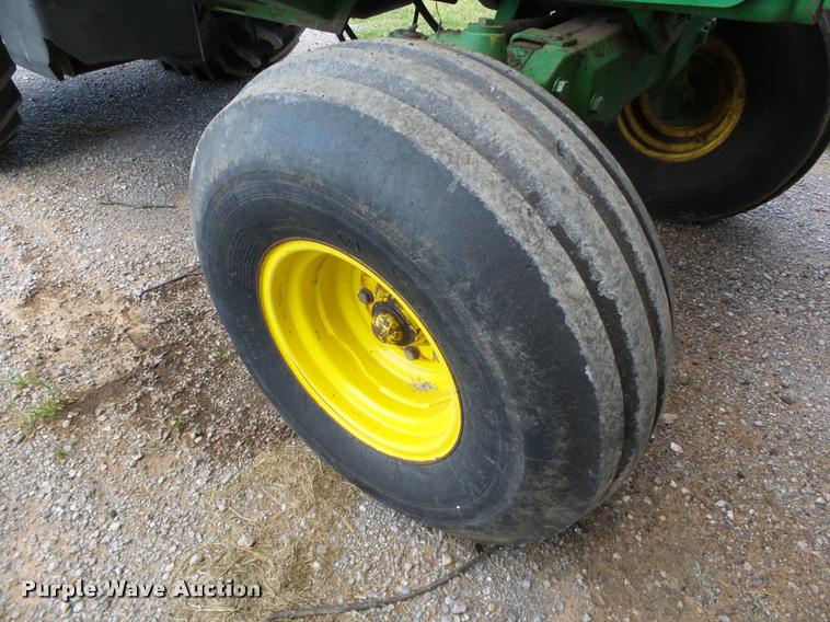 image for item DB4006 1993 John Deere 7800 tractor