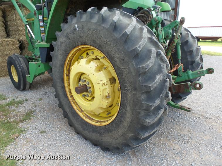 image for item DB4006 1993 John Deere 7800 tractor
