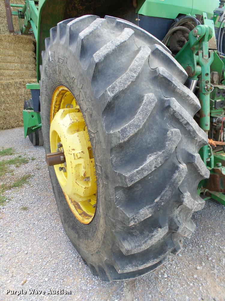 image for item DB4006 1993 John Deere 7800 tractor