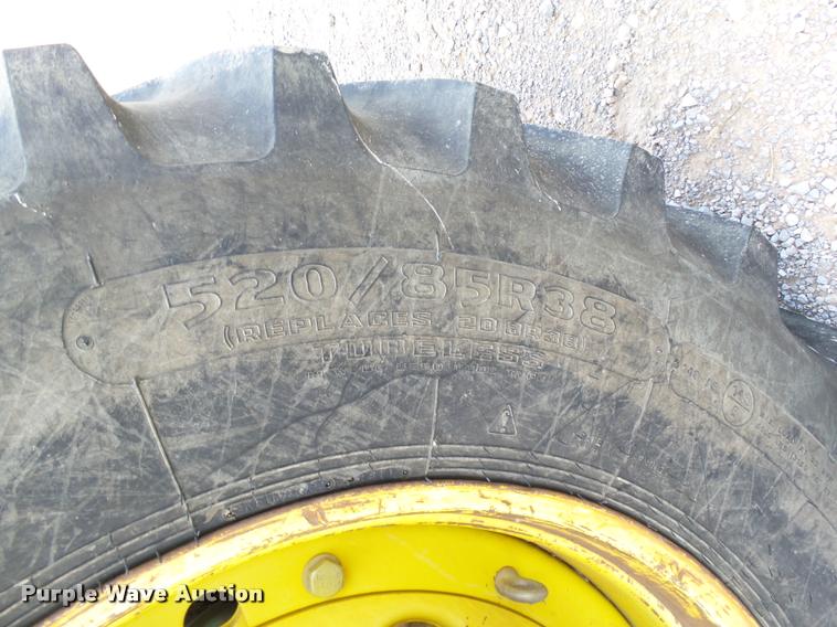 image for item DB4006 1993 John Deere 7800 tractor