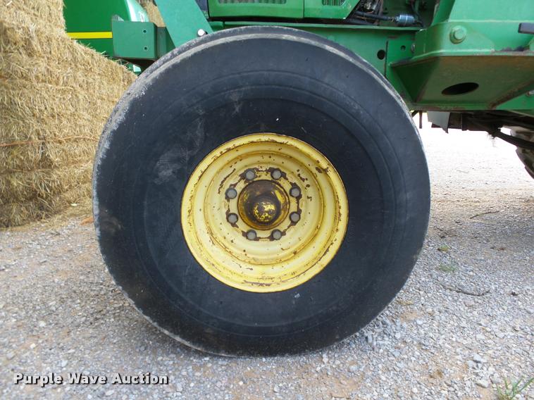 image for item DB4006 1993 John Deere 7800 tractor