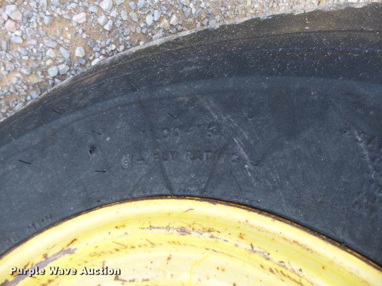 image for item DB4006 1993 John Deere 7800 tractor