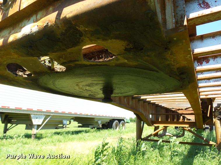 image for item DB4007 1986 Dorsey flatbed trailer