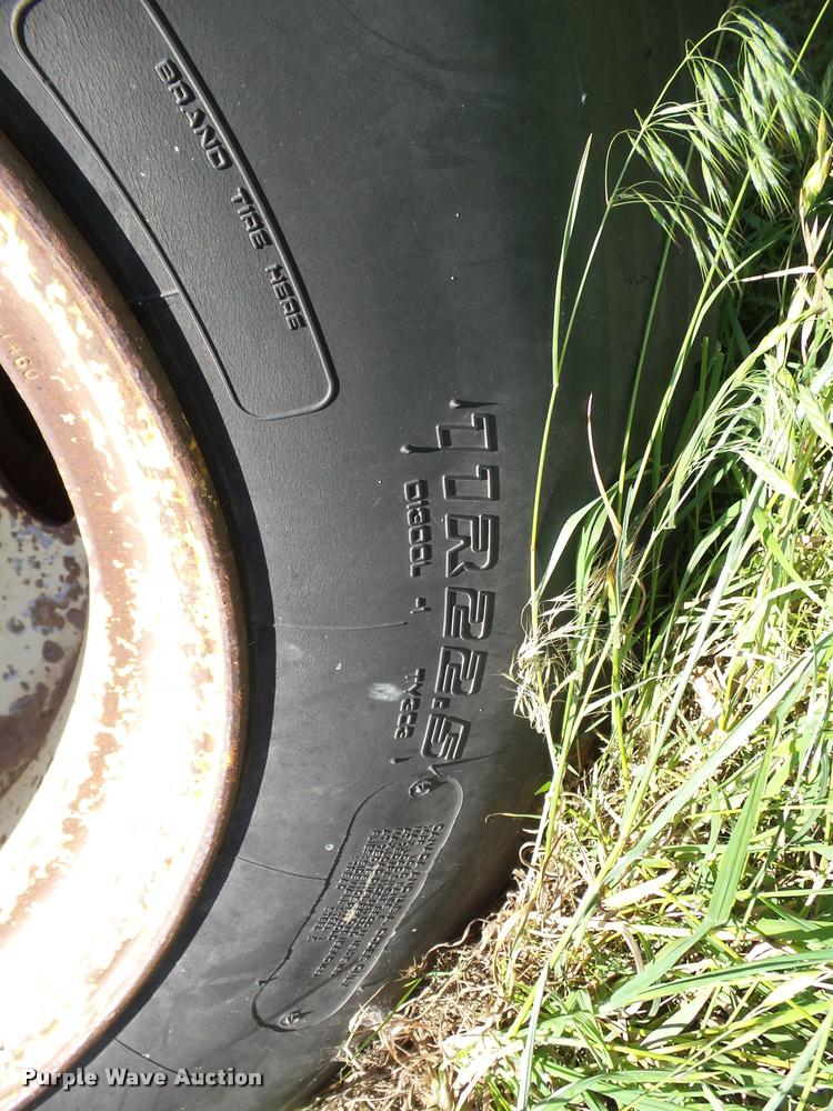 image for item DB4007 1986 Dorsey flatbed trailer