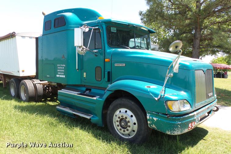 image for item DB4008 1997 International 9400 semi truck