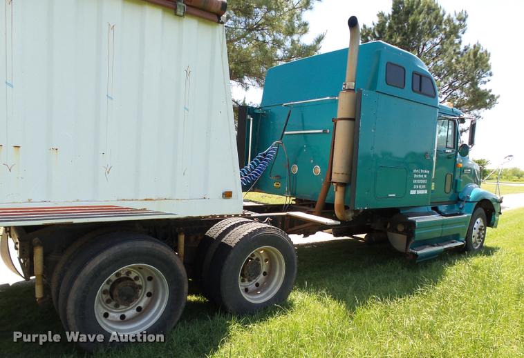 image for item DB4008 1997 International 9400 semi truck