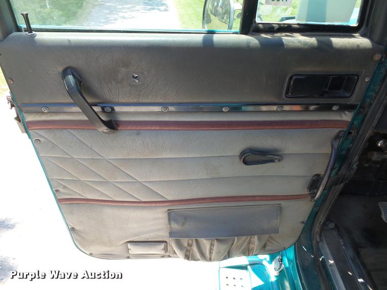 image for item DB4008 1997 International 9400 semi truck