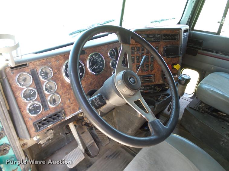 image for item DB4008 1997 International 9400 semi truck