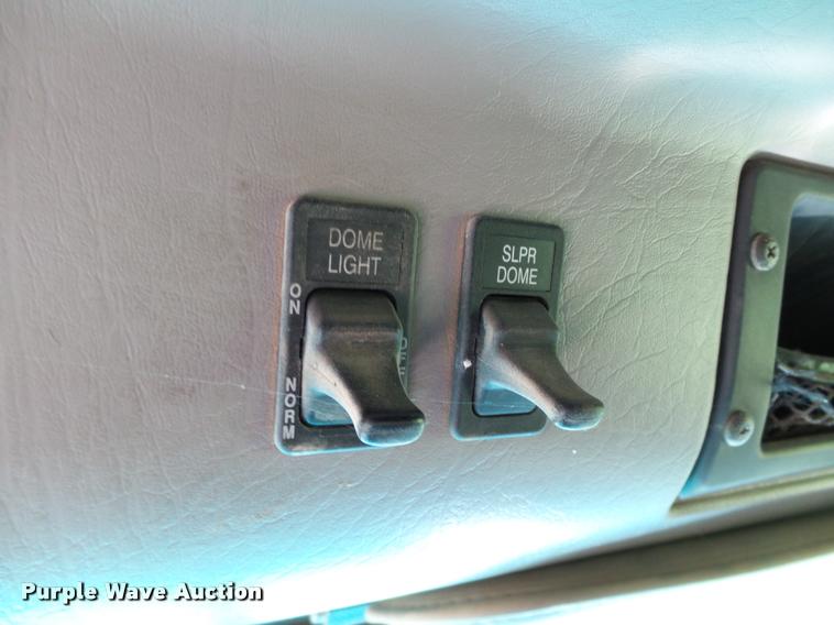 image for item DB4008 1997 International 9400 semi truck