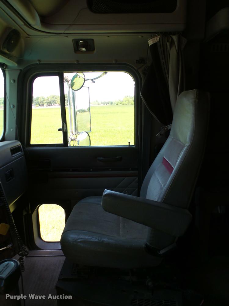 image for item DB4008 1997 International 9400 semi truck