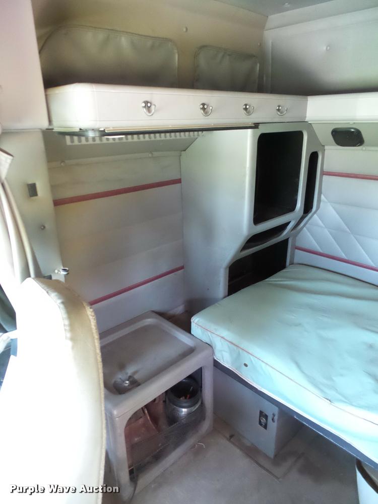 image for item DB4008 1997 International 9400 semi truck