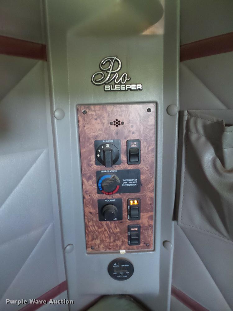 image for item DB4008 1997 International 9400 semi truck