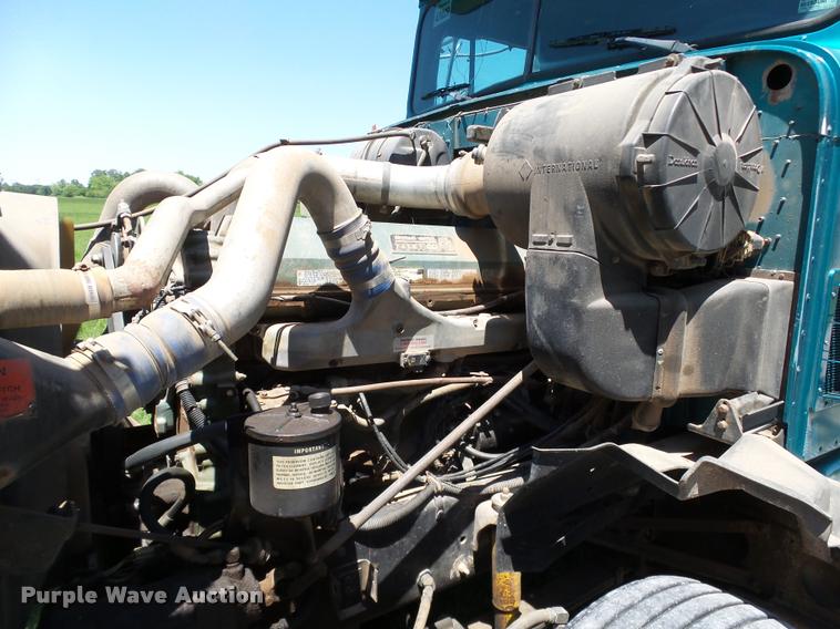 image for item DB4008 1997 International 9400 semi truck