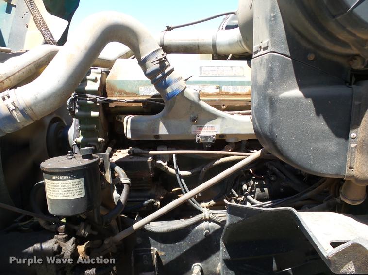 image for item DB4008 1997 International 9400 semi truck