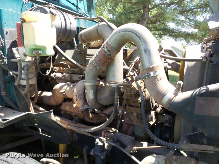 image for item DB4008 1997 International 9400 semi truck