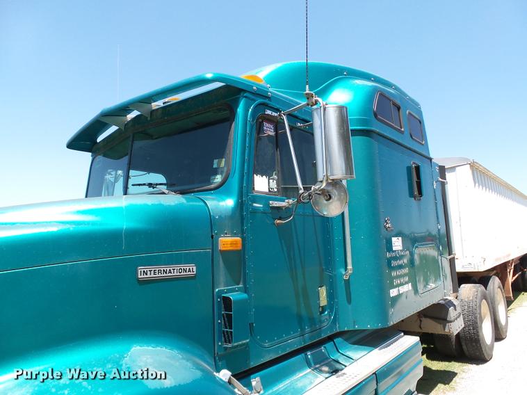 image for item DB4008 1997 International 9400 semi truck