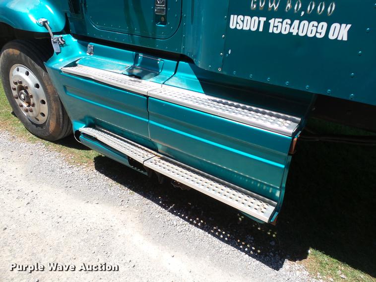 image for item DB4008 1997 International 9400 semi truck