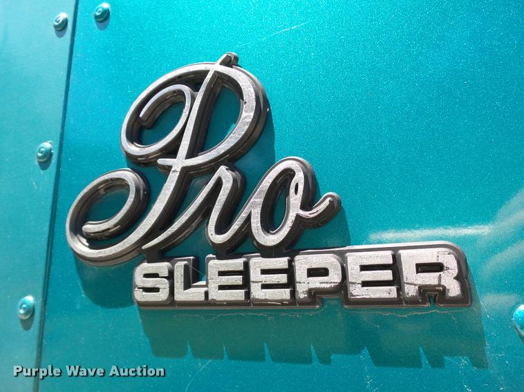 image for item DB4008 1997 International 9400 semi truck