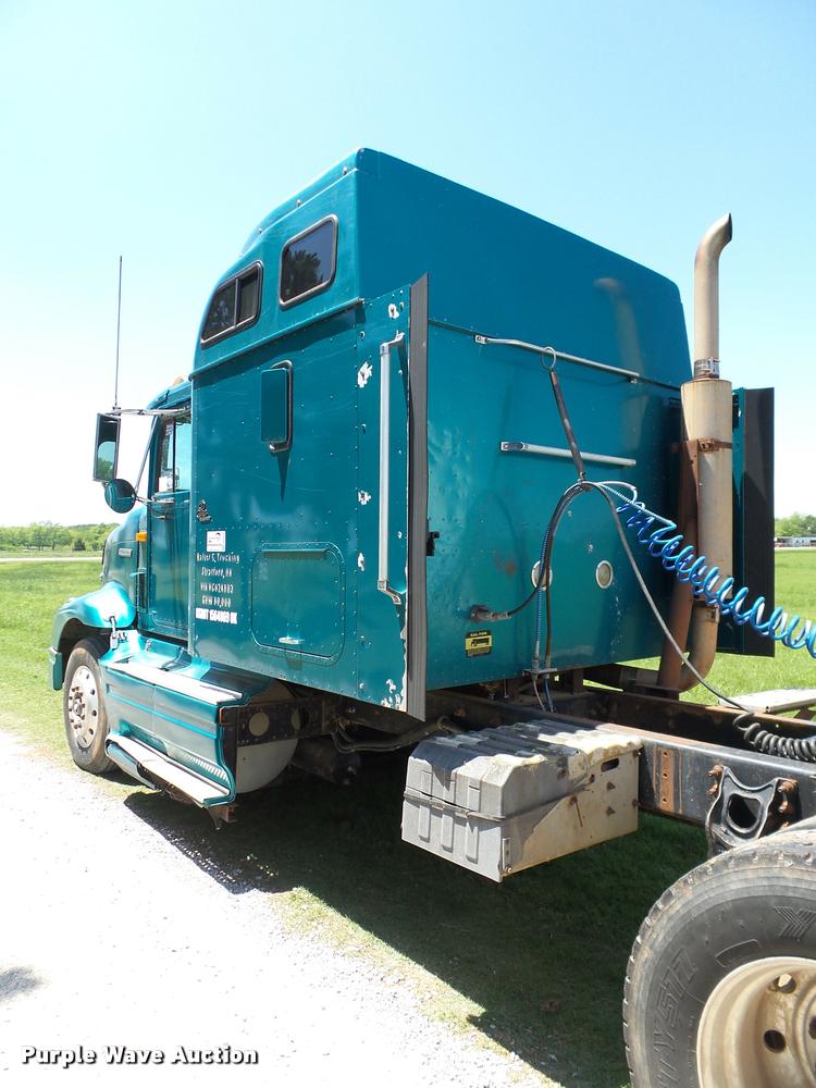 image for item DB4008 1997 International 9400 semi truck