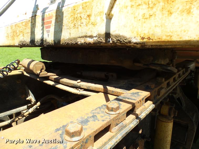 image for item DB4008 1997 International 9400 semi truck