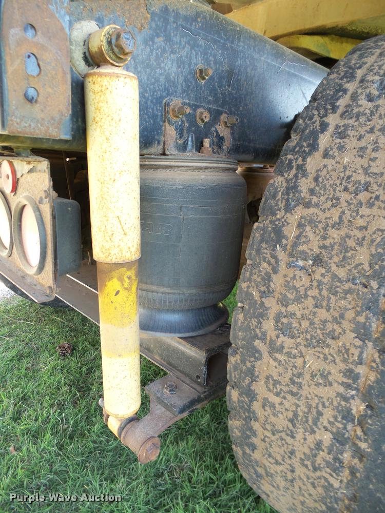 image for item DB4008 1997 International 9400 semi truck