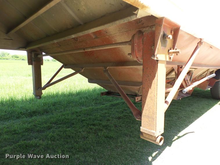 image for item DB4009 1992 Jet double hopper grain trailer