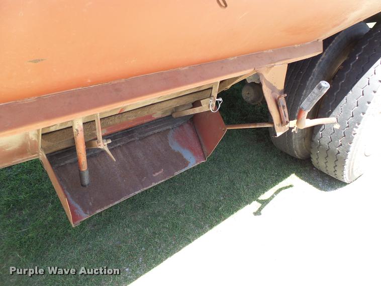 image for item DB4009 1992 Jet double hopper grain trailer