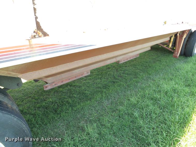 image for item DB4009 1992 Jet double hopper grain trailer