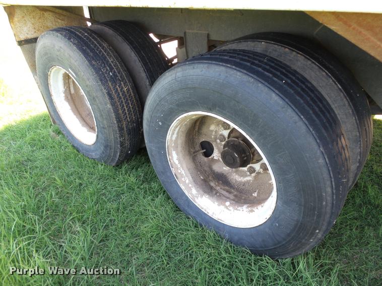image for item DB4009 1992 Jet double hopper grain trailer