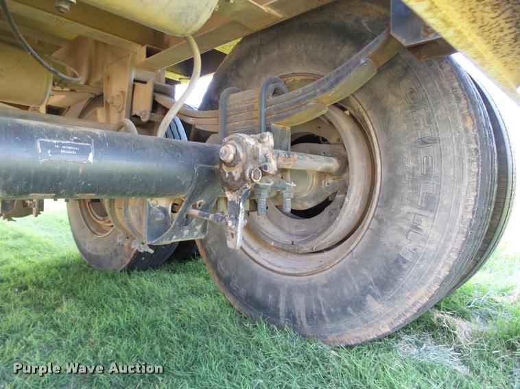 image for item DB4009 1992 Jet double hopper grain trailer