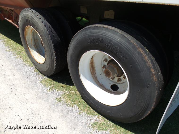 image for item DB4009 1992 Jet double hopper grain trailer