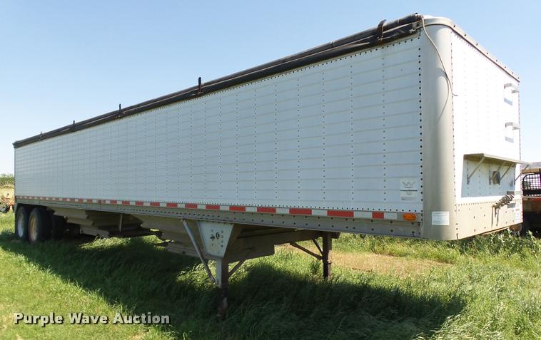 image for item DB4010 1987 Wilson DWH-100 Pace Setter double hopper grain trailer