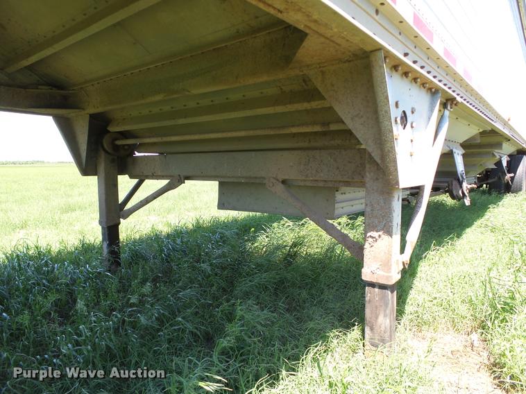 image for item DB4010 1987 Wilson DWH-100 Pace Setter double hopper grain trailer