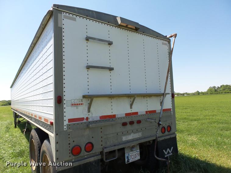 image for item DB4010 1987 Wilson DWH-100 Pace Setter double hopper grain trailer