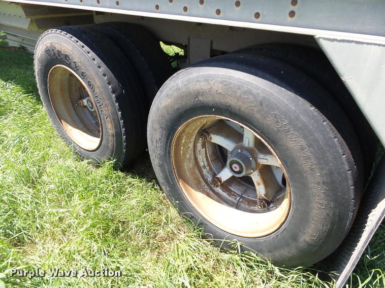 image for item DB4010 1987 Wilson DWH-100 Pace Setter double hopper grain trailer